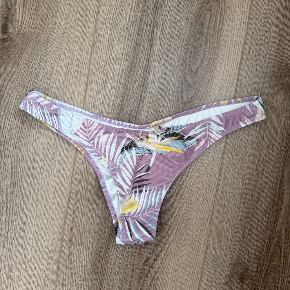 Volcom Women's Don't Leaf Bikini Hipster Swim bottoms